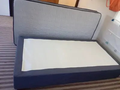 Cama de una plaza con colchón y base - miniatura 1
