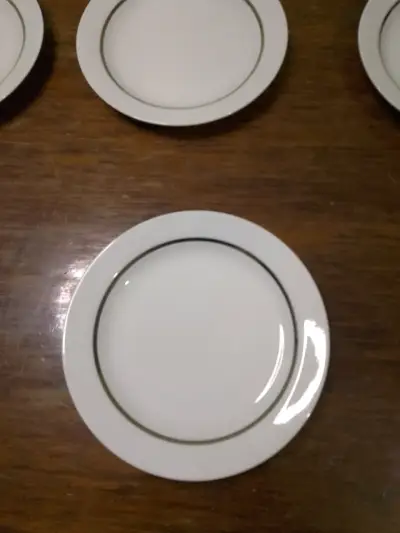 Juego de platos de porcelana con diseño floral - miniatura 3