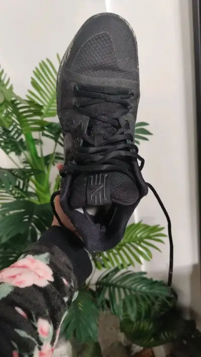 Zapatillas deportivas negras Nike Kyrie - miniatura 5
