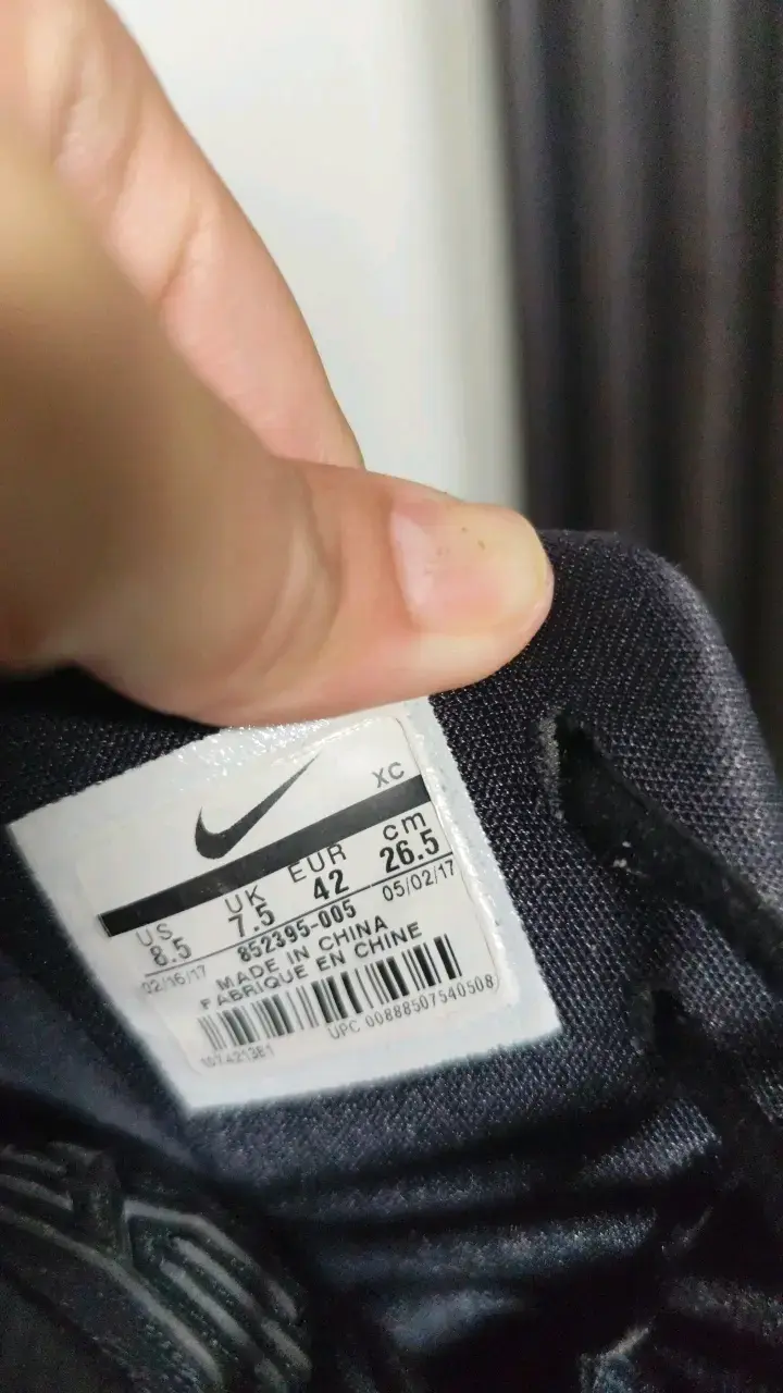 Zapatillas deportivas negras Nike Kyrie - 6