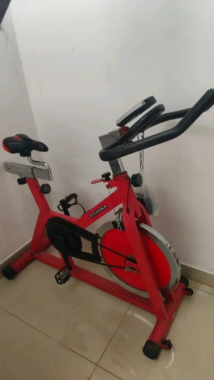 Bicicleta estática Tatanka roja para ejercicio - 3