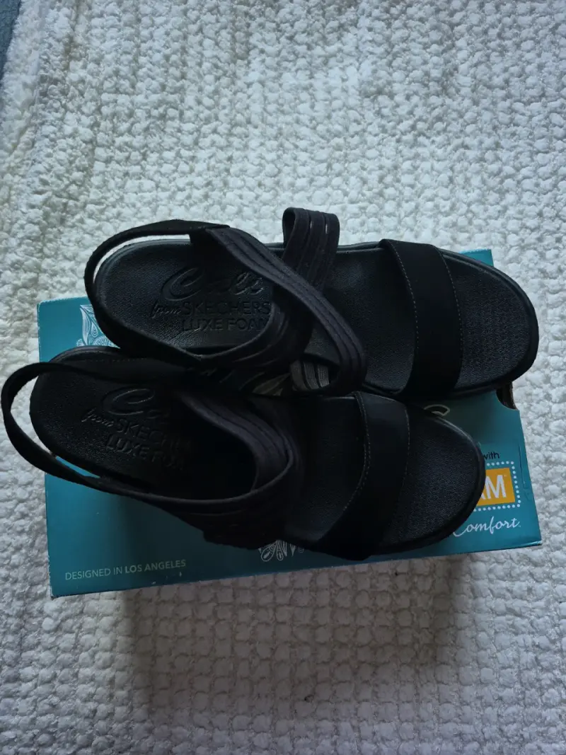 Sandalias negras Skechers Cali con plataforma - 2