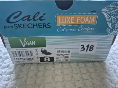 Sandalias negras Skechers Cali con plataforma - miniatura 3