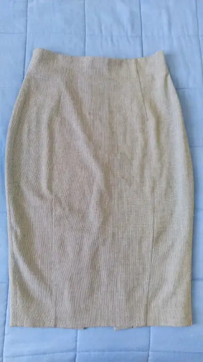 Falda lápiz gris talla 36 con abertura trasera - miniatura 1