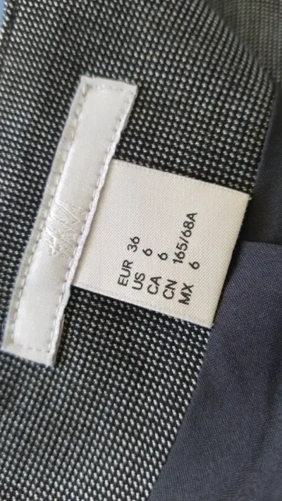 Falda lápiz gris talla 36 con abertura trasera - miniatura 3