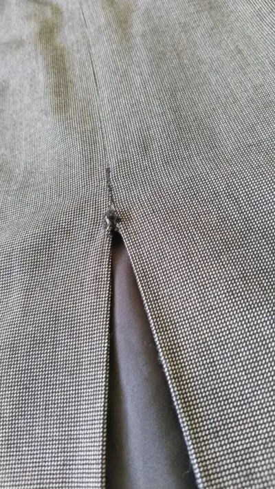 Falda lápiz gris talla 36 con abertura trasera - miniatura 4