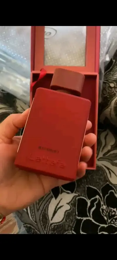 Perfume Sublime Lattafa en caja elegante - miniatura 4