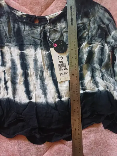 Blusa tie-dye negra y blanca talla XS - miniatura 1