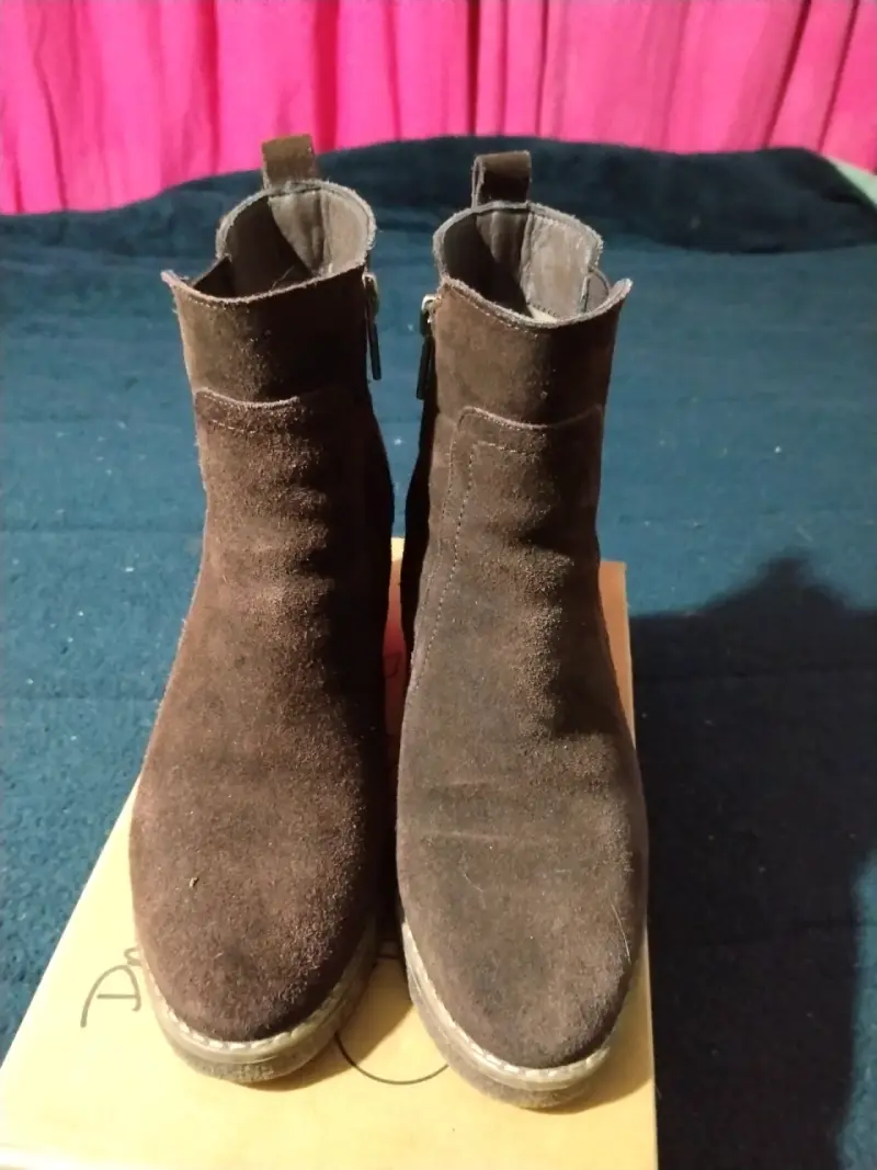 Botines de gamuza marrón con tacón para mujer - 1