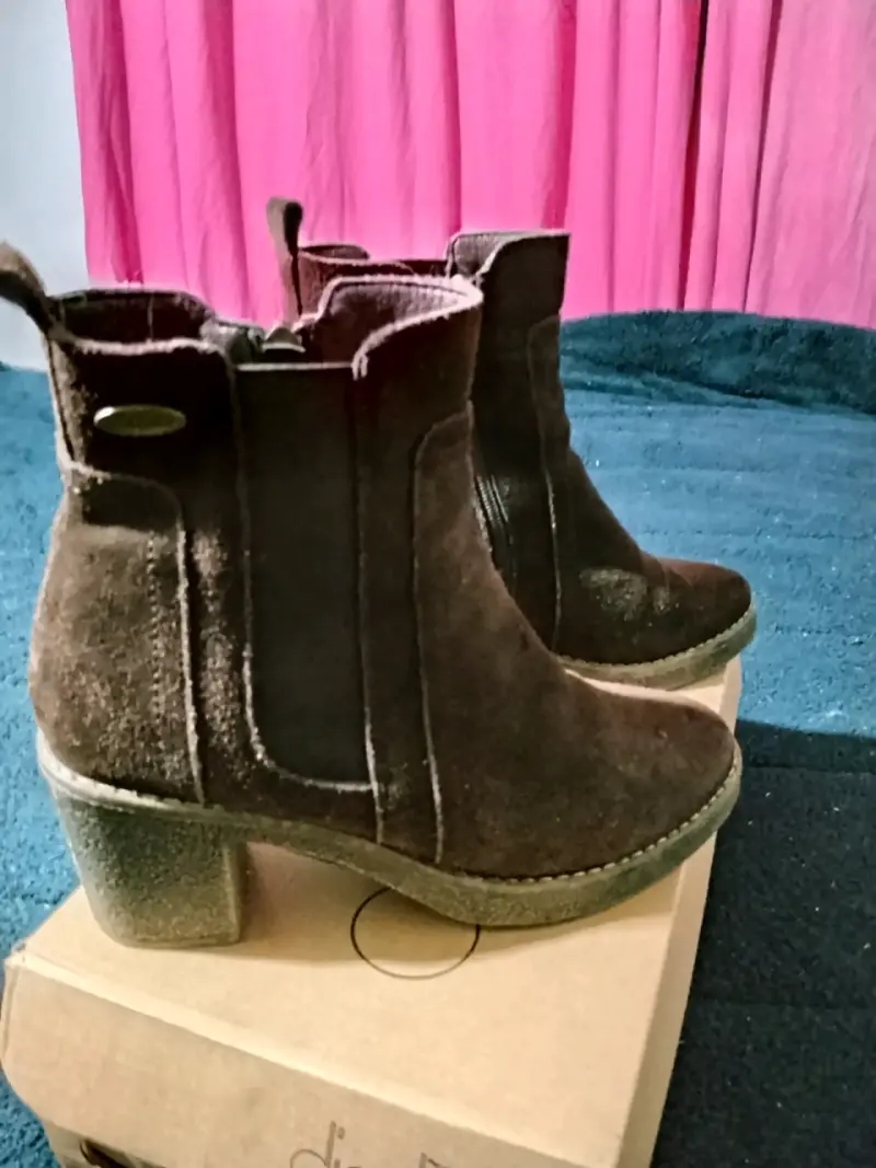 Botines de gamuza marrón con tacón para mujer - 3