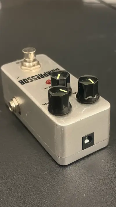 Pedal de compresor para guitarra Kokko - miniatura 2