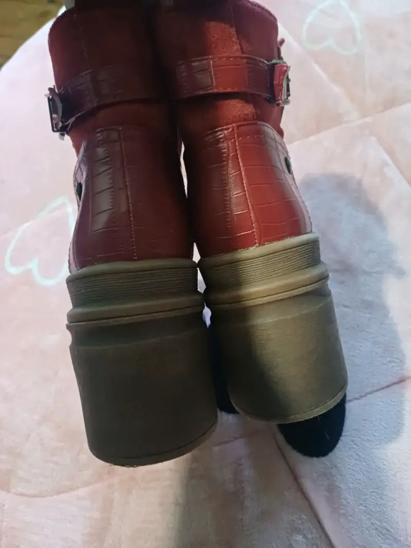 Botines de plataforma rojos con hebillas - 6