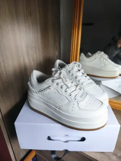 Zapatillas blancas con plataforma 37 - miniatura 1