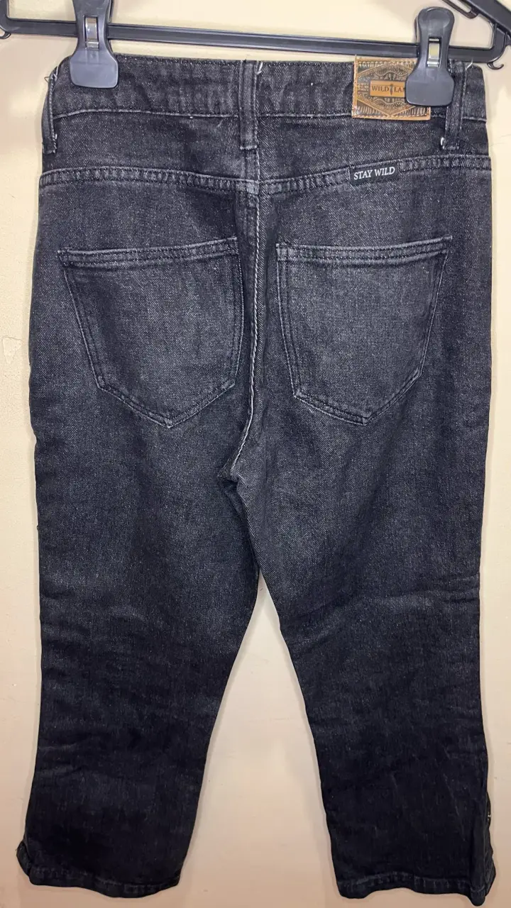 Jeans negros Wild Lama con botones laterales - 4
