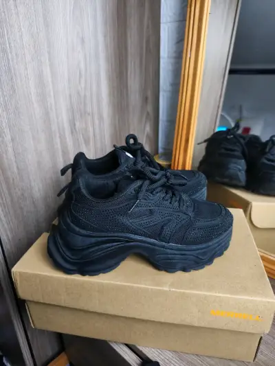 Zapatillas negras con Brillos 36 - miniatura 1