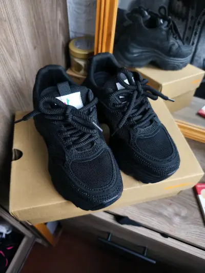 Zapatillas negras con Brillos 36 - miniatura 2