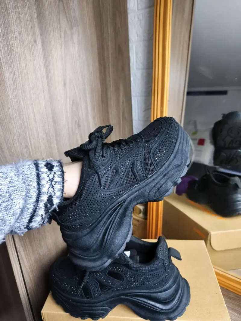 Zapatillas negras con Brillos 36 - 3