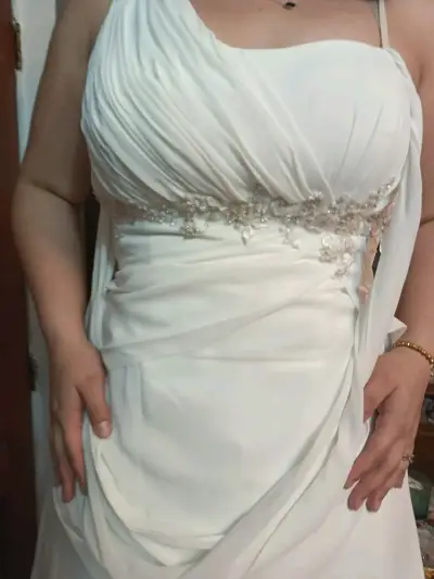 Vestido de novia blanco con detalles de encaje - miniatura 1