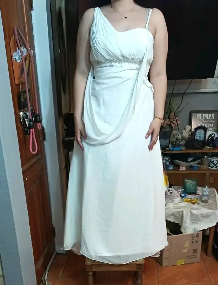 Vestido de novia blanco con detalles de encaje - 2