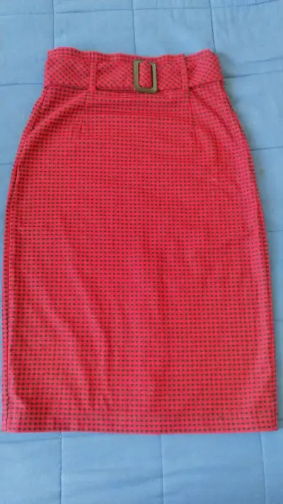 Falda lápiz roja a cuadros Zara TRF - miniatura 1