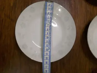 Set de platos de porcelana con diseño floral - miniatura 3