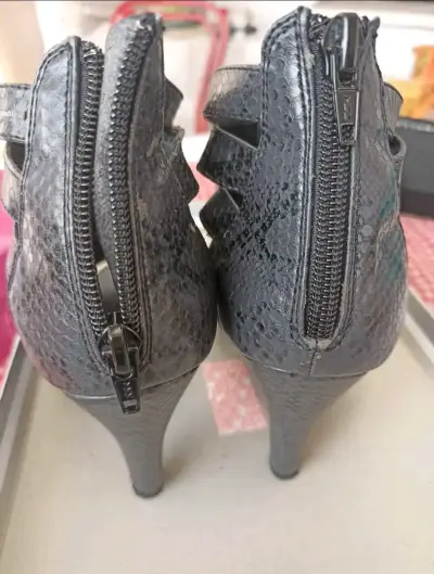 Sandalias de tacón alto  con diseño de se - miniatura 3