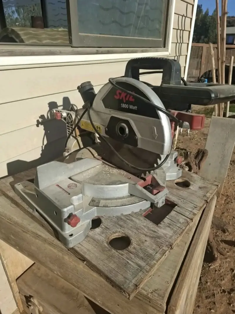 Sierra Ingletadora Skil 1800W - 1
