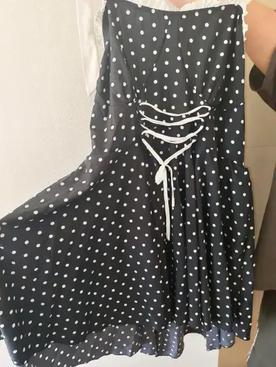 Vestido negro con lunares y cerezas - miniatura 1