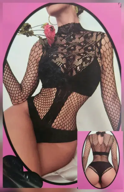 Body de encaje negro con diseño sexy - miniatura 3