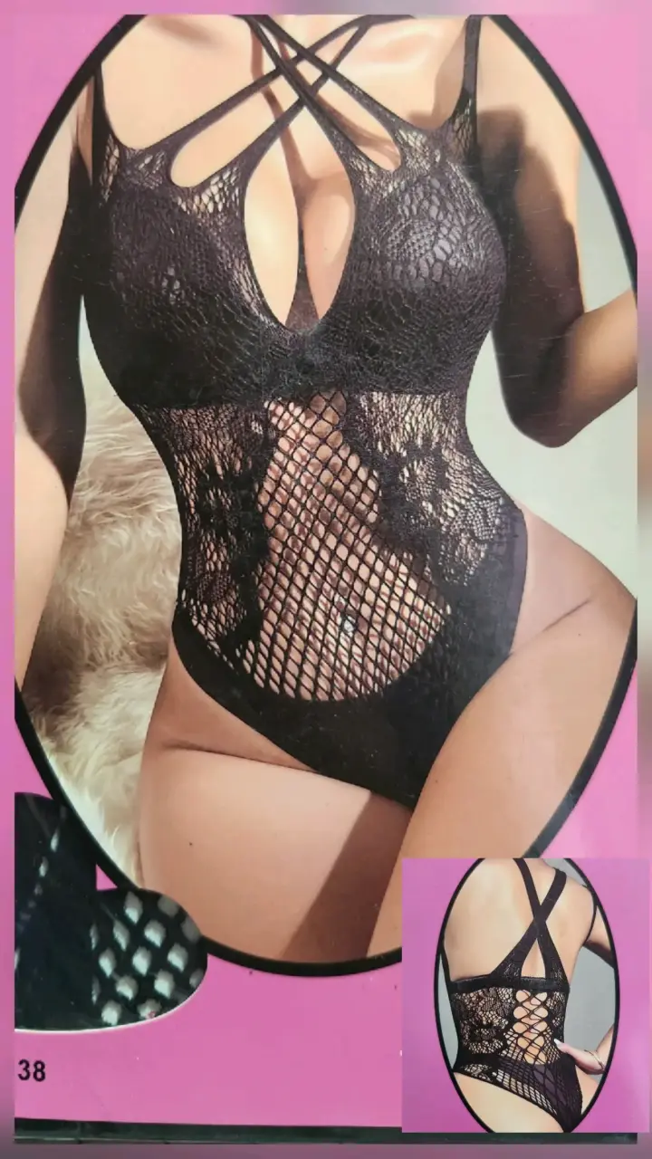 Body de encaje negro con diseño sexy - 4