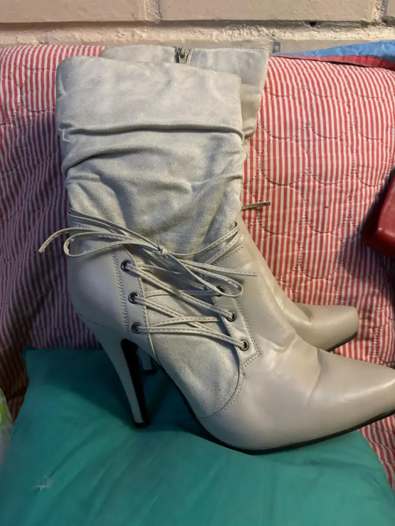 Botines de tacón alto beige con cordones - 2