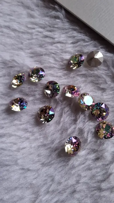 Pack 12 uds. 5mm Chaton Swarovski Luminous Green - miniatura 2