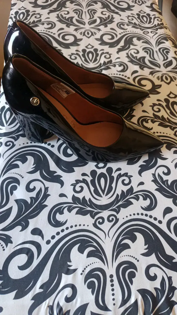 Zapatos de Tacón Negro Charol para Mujer - 1
