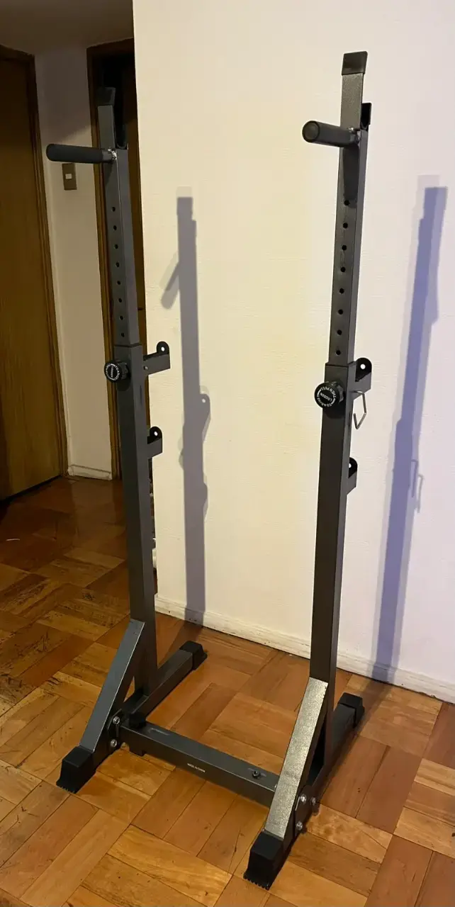 Banco ajustable + rack +barra +disco engomados - 2