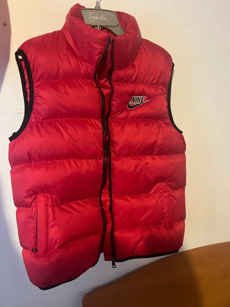 Chaleco acolchado rojo Nike