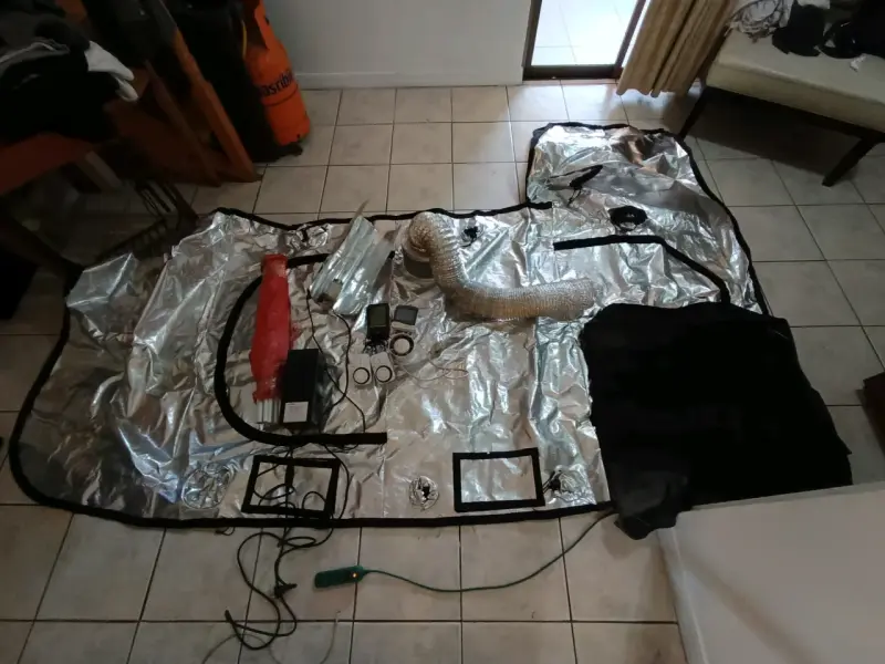 Kit de cultivo interior con iluminación y ventilación - 2