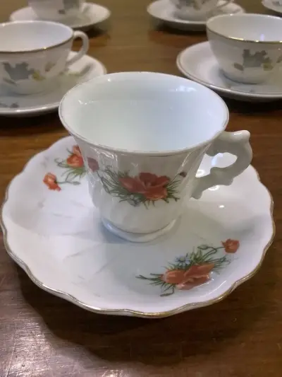 Juego de Tazas de Porcelana con Flores - miniatura 1