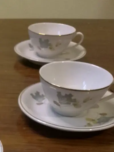 Juego de Tazas de Porcelana con Flores - miniatura 3