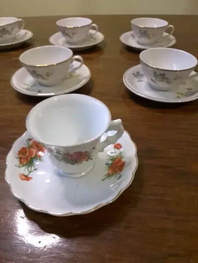 Juego de Tazas de Porcelana con Flores - miniatura 4