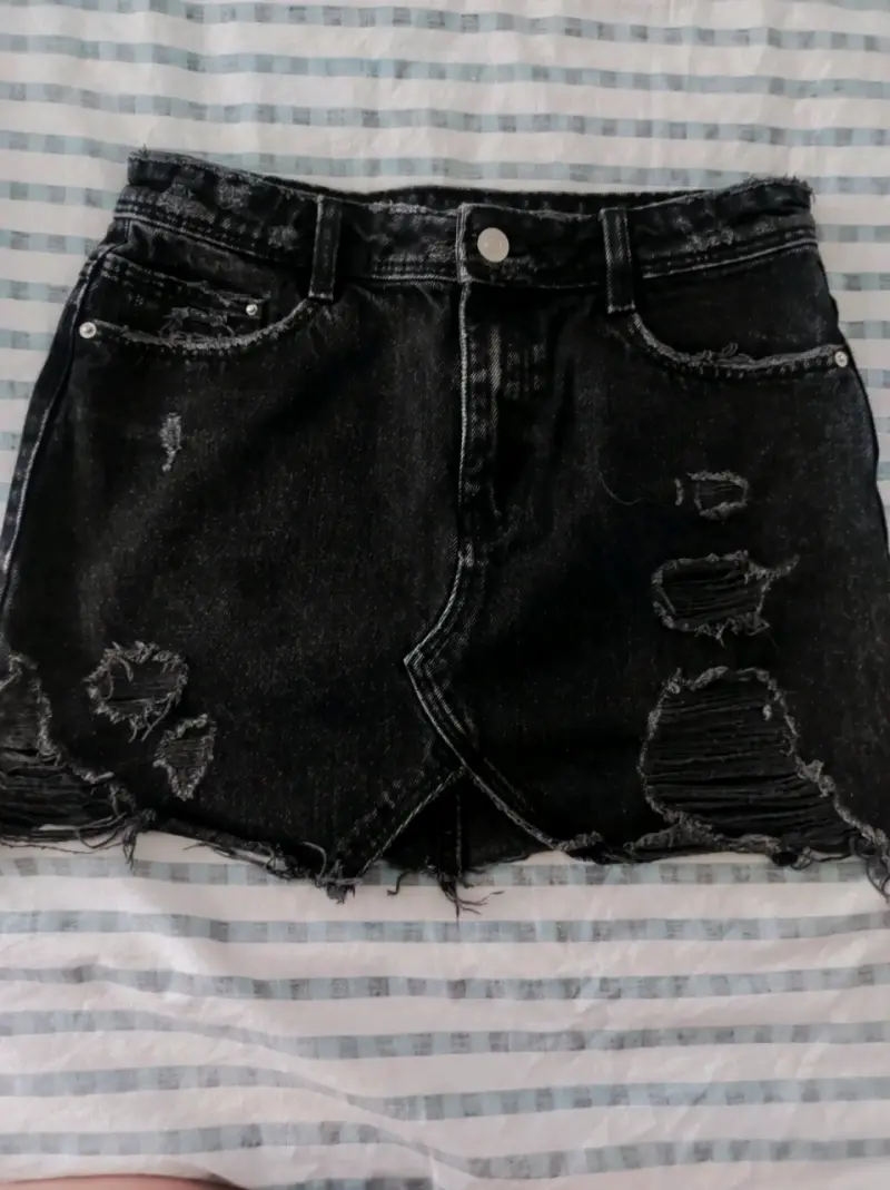 Falda de mezclilla negra desgastada Zara Trafaluc - 2