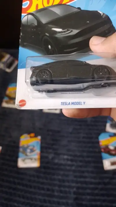 Miniatura Hot Wheels Tesla Cyberquad 2025 - miniatura 2
