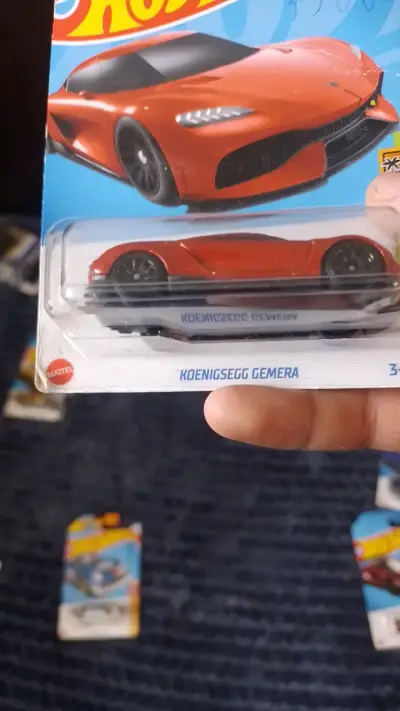 Miniatura Hot Wheels Tesla Cyberquad 2025 - miniatura 4
