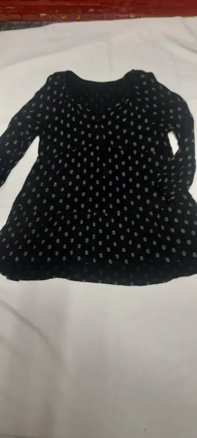 Blusa negra con rayas y mangas acampanadas - miniatura 2