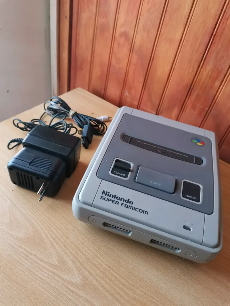 Nintendo Super Famicom (sin juegos ni mando)