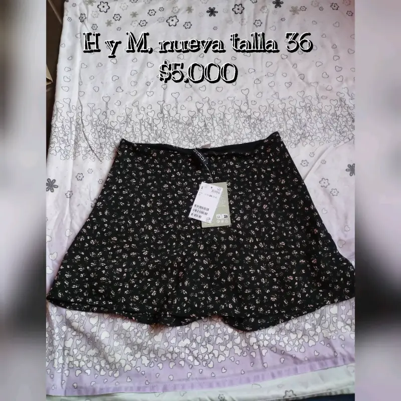 Falda corta floral H&M nueva talla 36