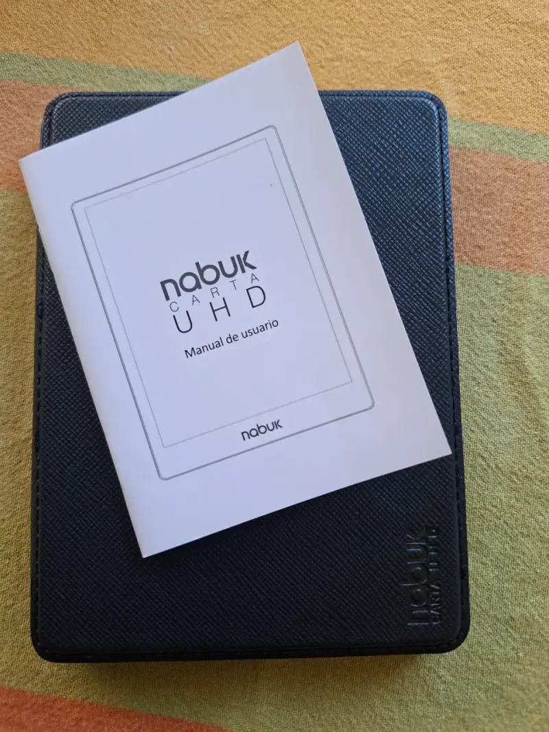 E-reader Nabuk Carta UHD con funda - 1