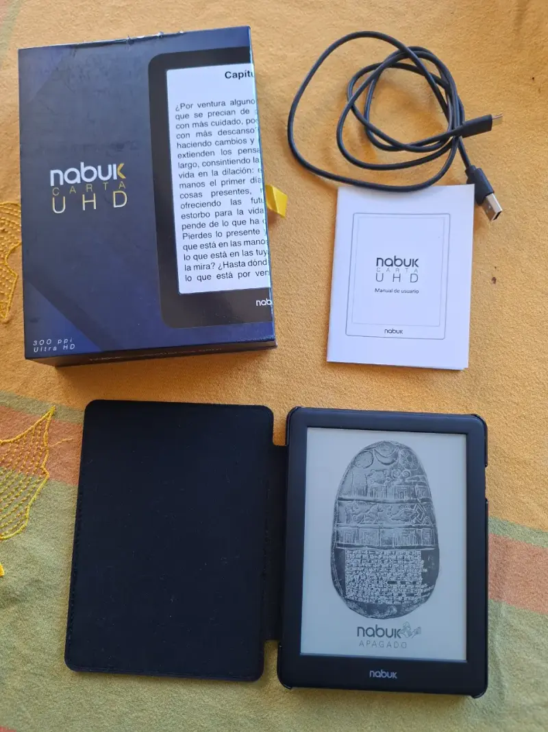 E-reader Nabuk Carta UHD con funda - 2