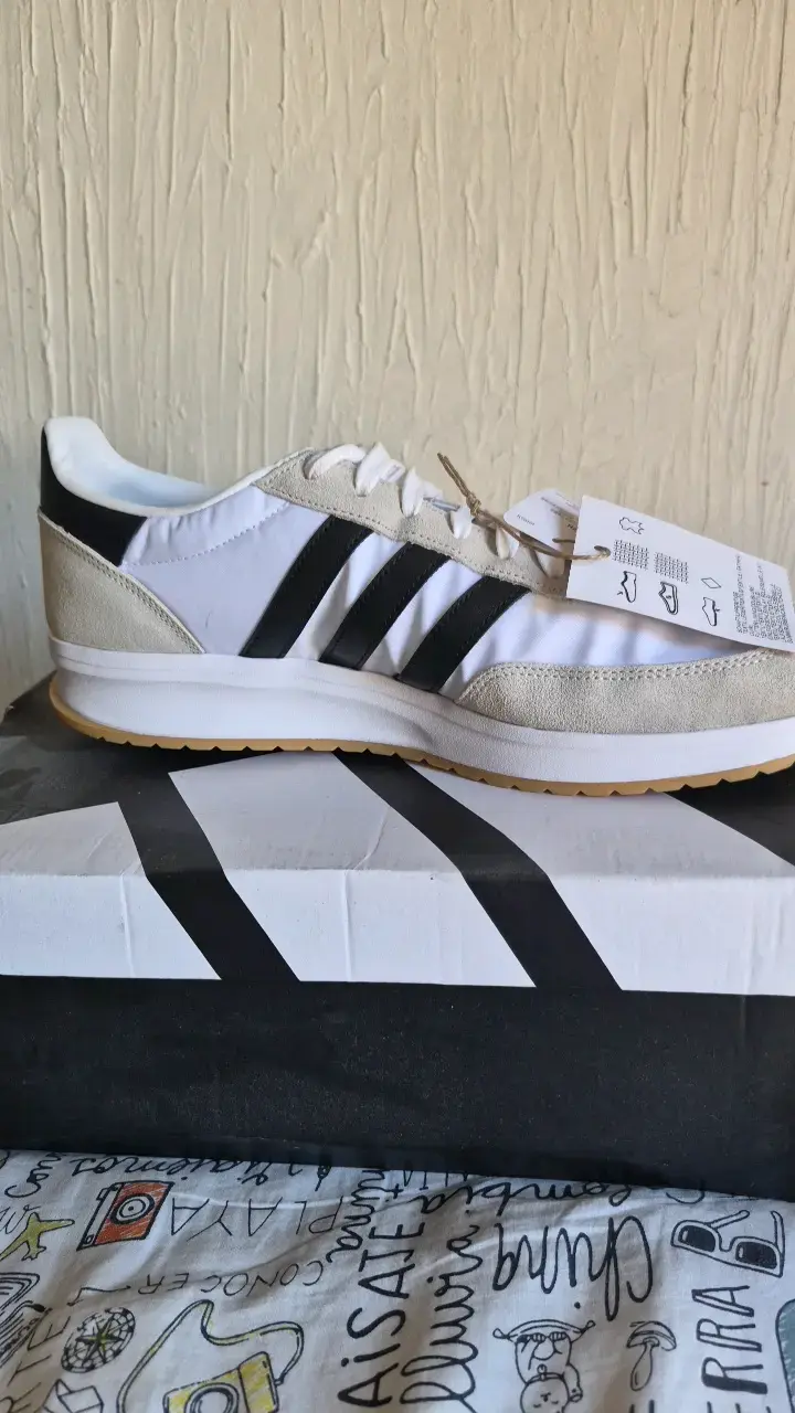 Zapatillas Adidas Run 70s 2.0 blancas y negras - 2
