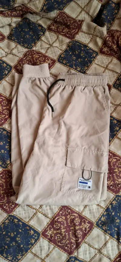 Conjunto deportivo gris con chaqueta y pantalón - miniatura 4