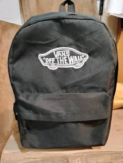 Mochila negra Vans "Off The Wall" - miniatura 1